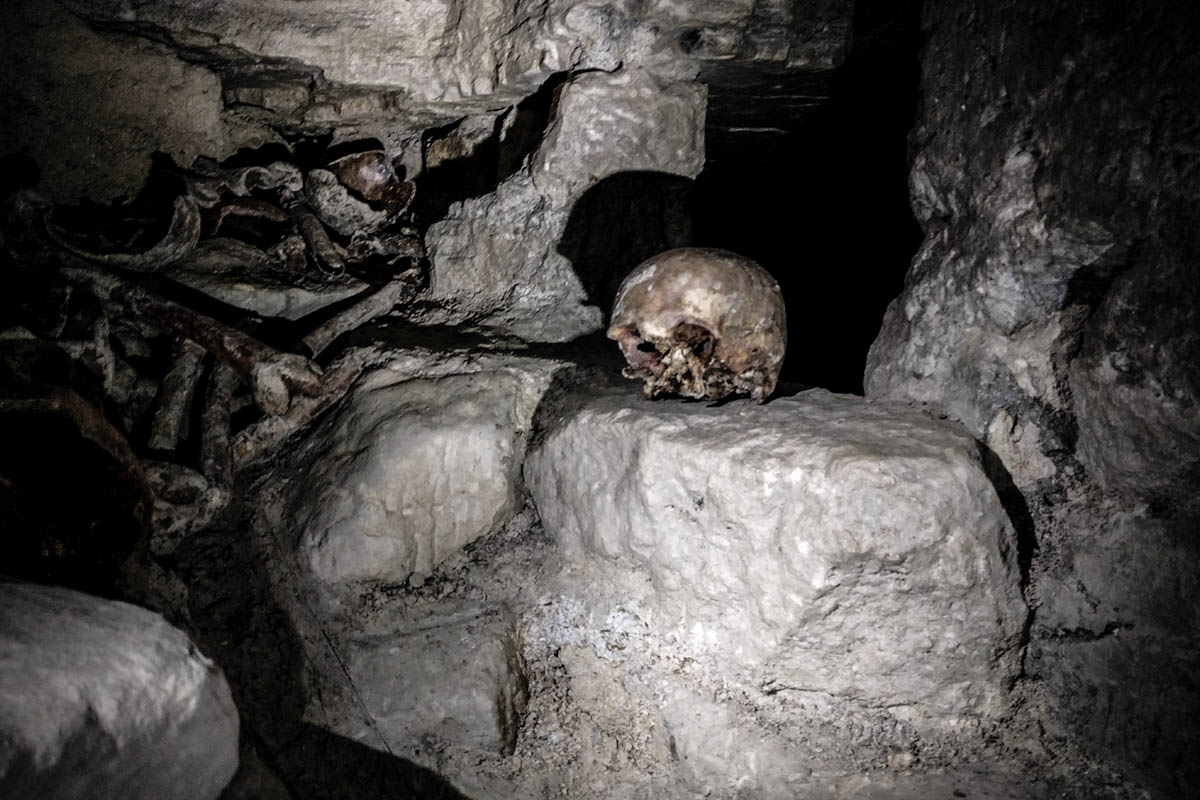 paris-catacombes