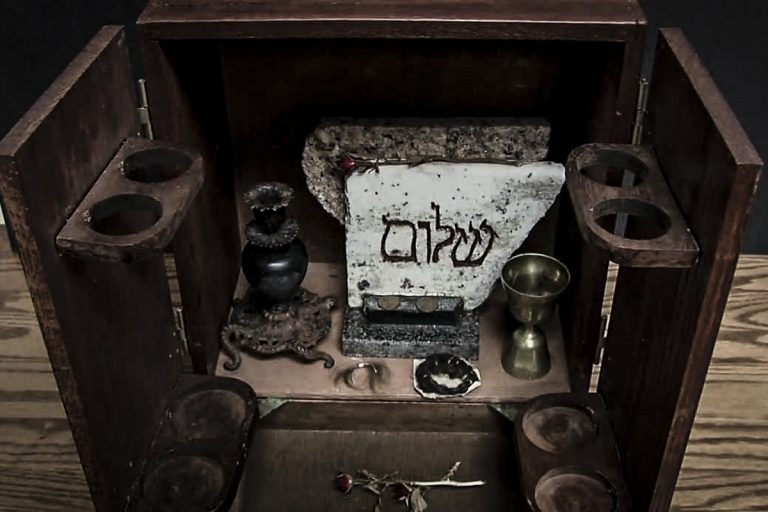 dybbuk-box